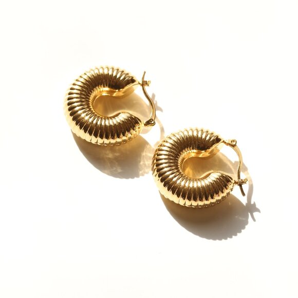 14K Gold Filled Chunky Hoop Earrings - Picture 4 of 5